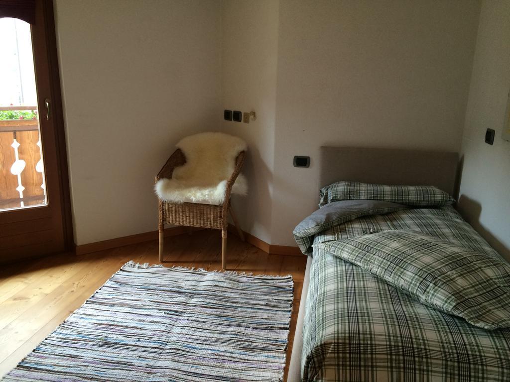 Apartamento Casa Lucia Isolaccia Habitación foto